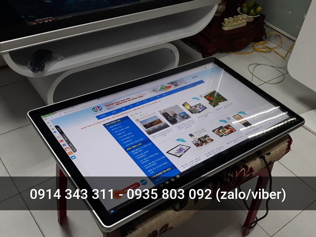 Man hinh quang cao treo tuong 7