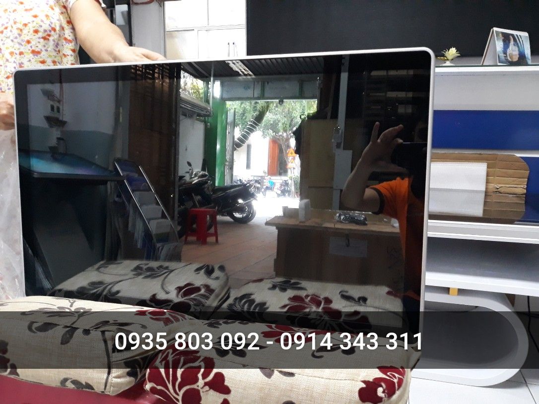 Màn hình quảng cáo treo tường
